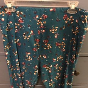 Lularoe Tall & Curvy leggings (size 12-22)